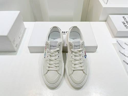 Picture of Givenchy Shoes Women _SKUfw118491398fw
